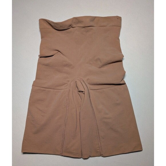 Spanx Power Series Medium Control Mid-Thigh Shorts Seamless Beige Womens M/M - Picture 1 of 11